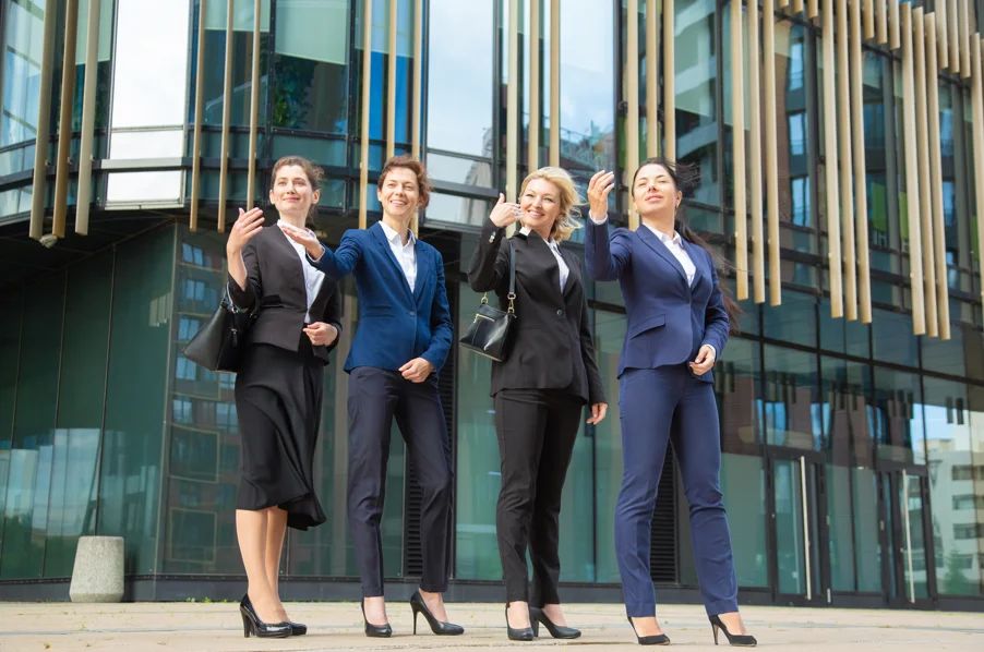 Business casual outfits for women in a professional workplace